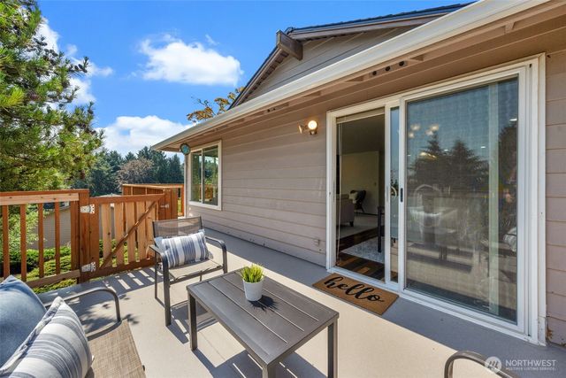 19524 53rd Avenue NE, Lake Forest Park, WA 98155