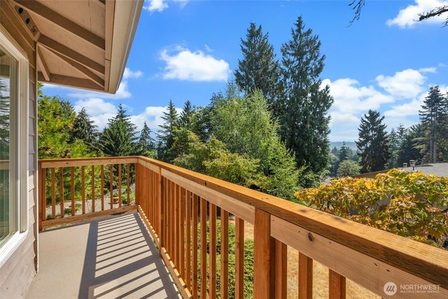 19524 53rd Avenue NE, Lake Forest Park, WA 98155