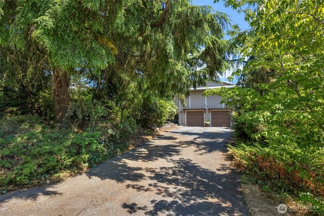 19524 53rd Avenue NE, Lake Forest Park, WA 98155