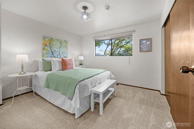 19524 53rd Avenue NE, Lake Forest Park, WA 98155