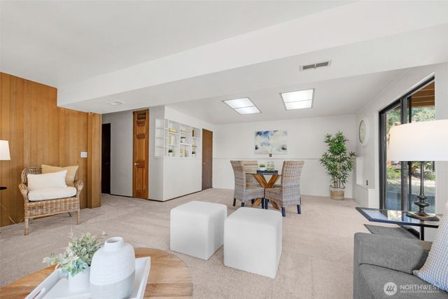 19524 53rd Avenue NE, Lake Forest Park, WA 98155