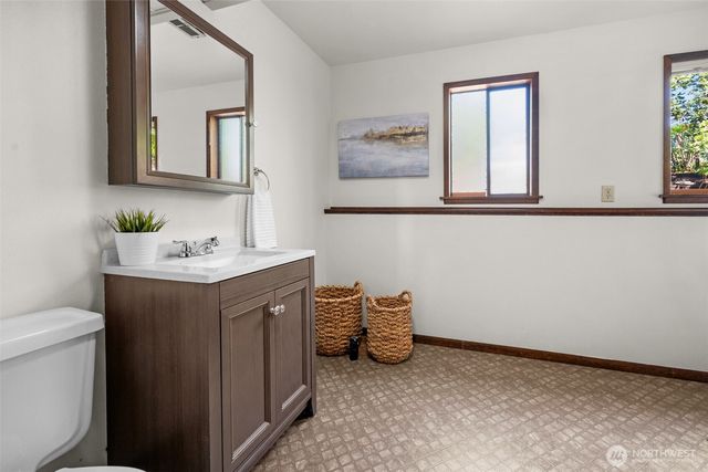 19524 53rd Avenue NE, Lake Forest Park, WA 98155
