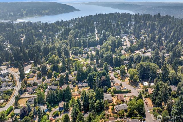 19524 53rd Avenue NE, Lake Forest Park, WA 98155