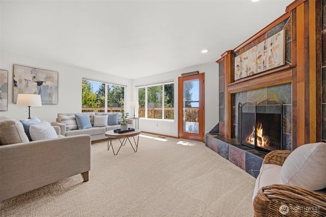 19524 53rd Avenue NE, Lake Forest Park, WA 98155