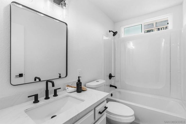 4614 La Cuenta Dr., San Diego, CA 92124