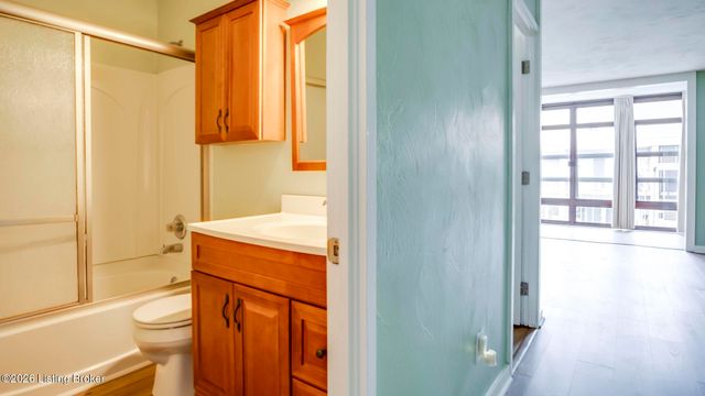 1040 Cherokee Rd APT E5, Louisville, KY 40204