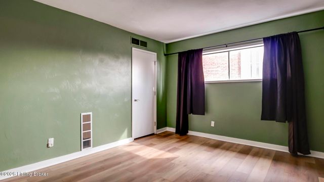 1040 Cherokee Rd APT E5, Louisville, KY 40204