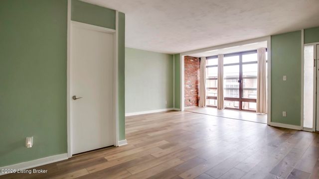 1040 Cherokee Rd APT E5, Louisville, KY 40204