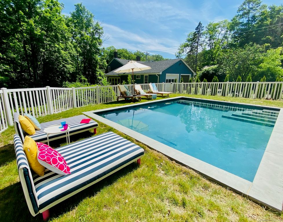 58 Middle Haddam Road, East Hampton, CT 06456