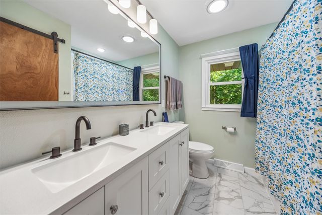 3432 Eastwood Drive, Des Moines, IA 50317