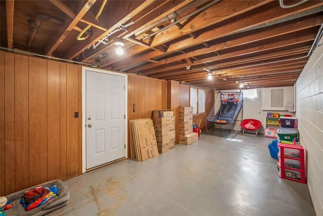 3432 Eastwood Drive, Des Moines, IA 50317