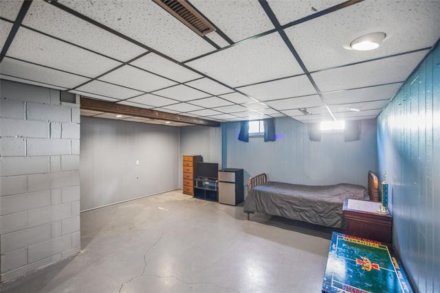 3432 Eastwood Drive, Des Moines, IA 50317