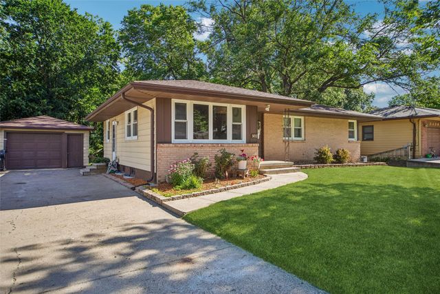 3432 Eastwood Drive, Des Moines, IA 50317