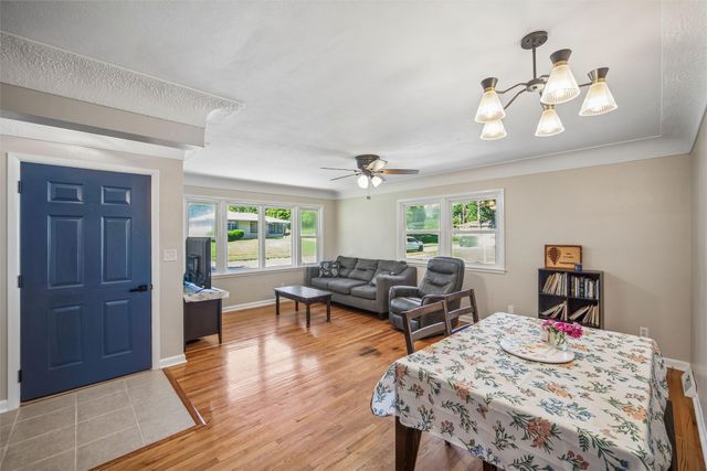 3432 Eastwood Drive, Des Moines, IA 50317