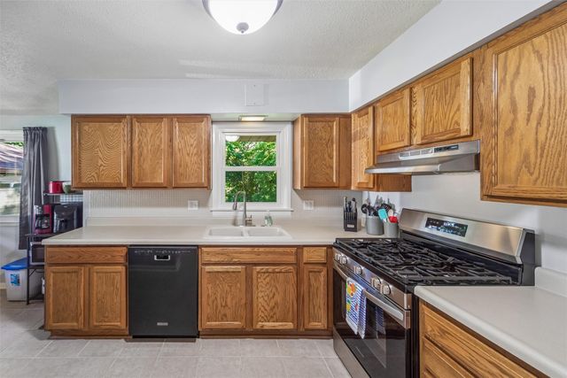 3432 Eastwood Drive, Des Moines, IA 50317