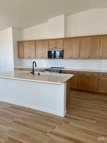 2123 Ransford, Bakersfield, CA 93311