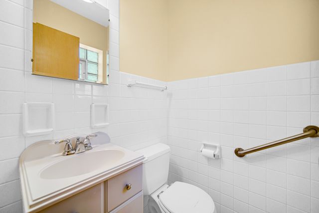 9620 S Keeler Avenue S, Oak Lawn, IL 60453