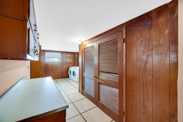 9620 S Keeler Avenue S, Oak Lawn, IL 60453