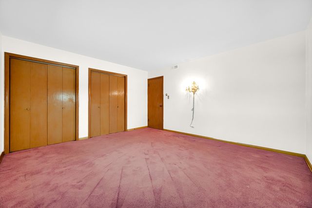 9620 S Keeler Avenue S, Oak Lawn, IL 60453