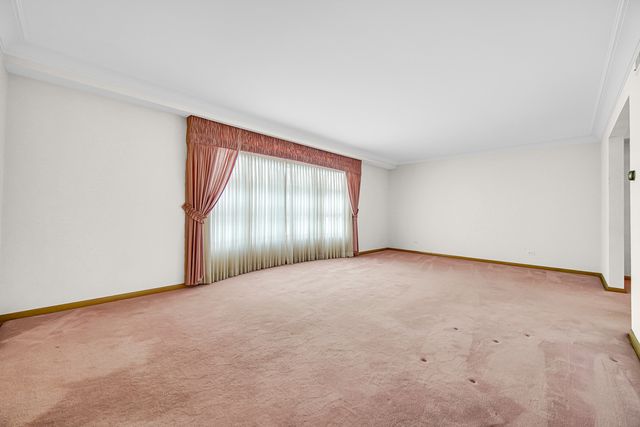 9620 S Keeler Avenue S, Oak Lawn, IL 60453