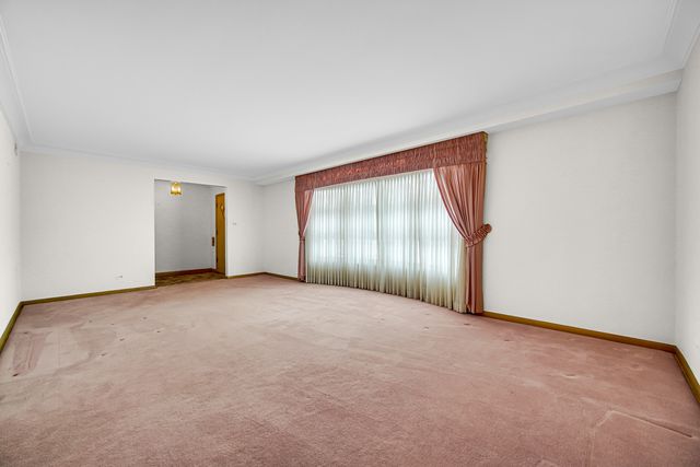 9620 S Keeler Avenue S, Oak Lawn, IL 60453