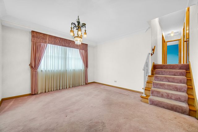 9620 S Keeler Avenue S, Oak Lawn, IL 60453