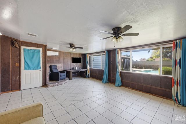 923 Devore Avenue, Bakersfield, CA 93308