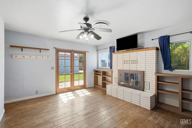 923 Devore Avenue, Bakersfield, CA 93308