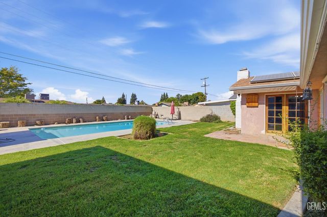 923 Devore Avenue, Bakersfield, CA 93308