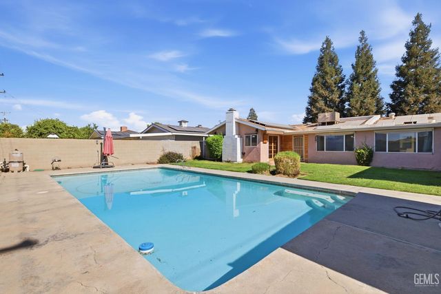 923 Devore Avenue, Bakersfield, CA 93308