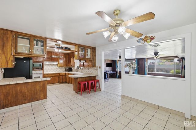 923 Devore Avenue, Bakersfield, CA 93308
