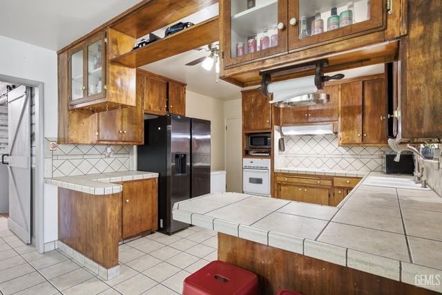 923 Devore Avenue, Bakersfield, CA 93308