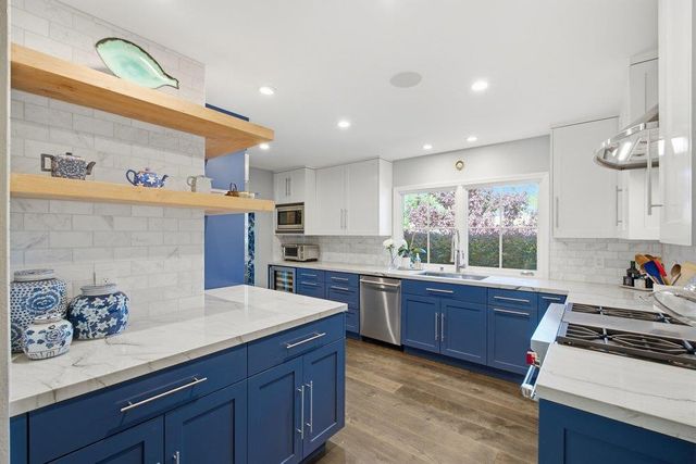 624 Tomi Lea Street, Los Altos, CA 94022