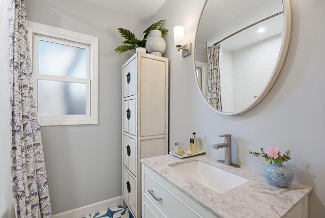 624 Tomi Lea Street, Los Altos, CA 94022