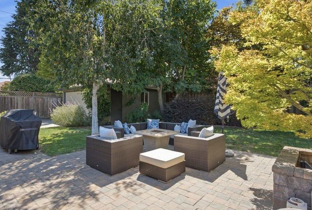 624 Tomi Lea Street, Los Altos, CA 94022