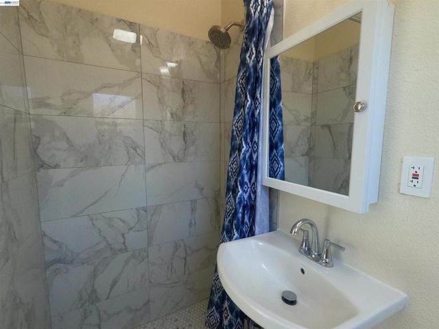 528 S 29th Street, Richmond, CA 94804