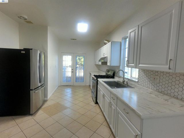 528 S 29th Street, Richmond, CA 94804