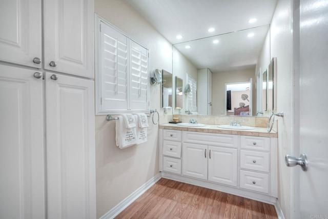 10629 Meadow Glen Way E, Escondido, CA 92026