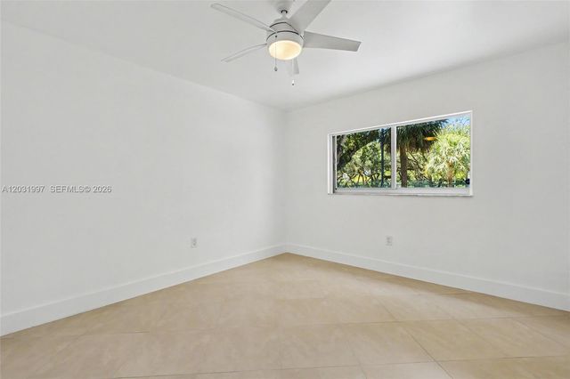 445 SW 11th St 102, Miami, FL 33130