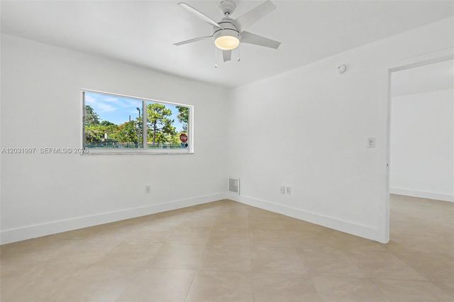 445 SW 11th St 102, Miami, FL 33130