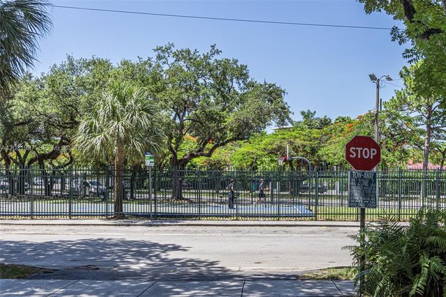 445 SW 11th St 102, Miami, FL 33130
