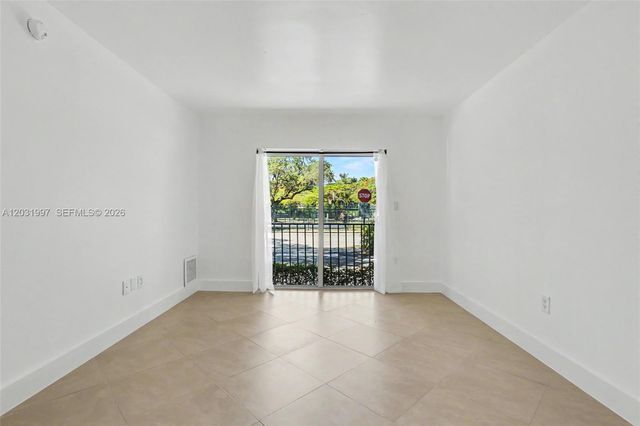 445 SW 11th St 102, Miami, FL 33130