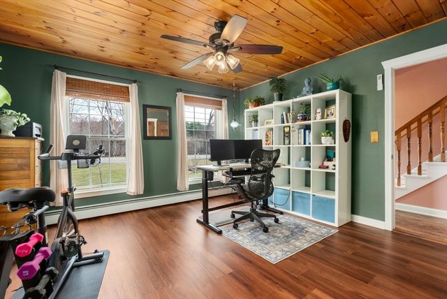 55 Brookfield Rd, Brimfield, MA 01010