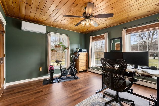 55 Brookfield Rd, Brimfield, MA 01010