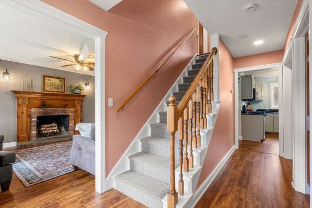 55 Brookfield Rd, Brimfield, MA 01010