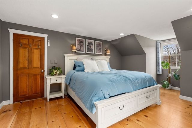 55 Brookfield Rd, Brimfield, MA 01010