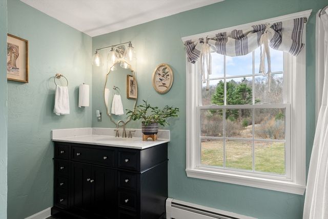 55 Brookfield Rd, Brimfield, MA 01010