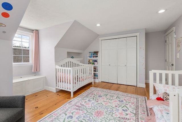 55 Brookfield Rd, Brimfield, MA 01010