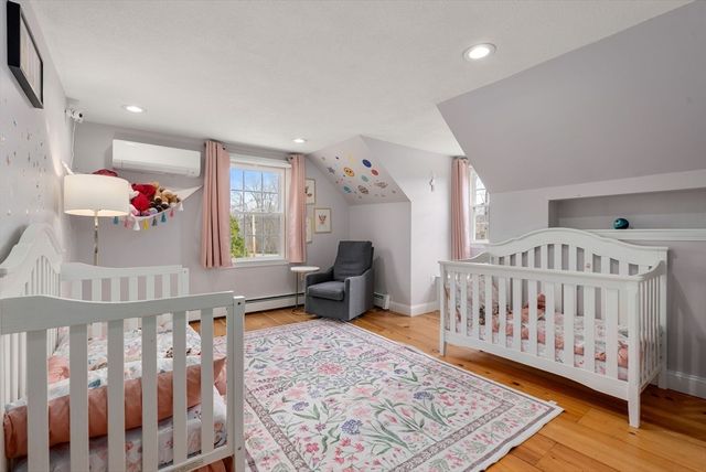 55 Brookfield Rd, Brimfield, MA 01010