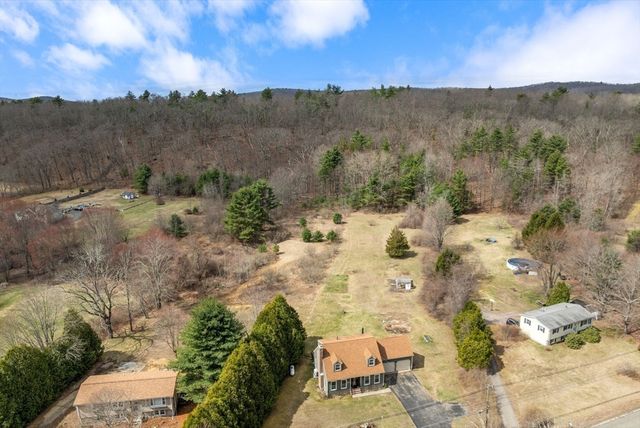 55 Brookfield Rd, Brimfield, MA 01010